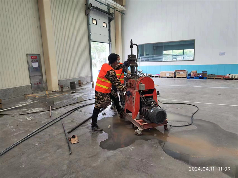 双塔厂房地面下沉塌陷注浆加固施工